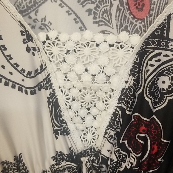 SOMA: BLACK WHITE RED DESIGNED DRESS SIZE M - Picture 5 of 6